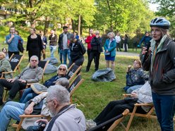 Spacer nad rzeką Jasień na Górnej w Łodzi