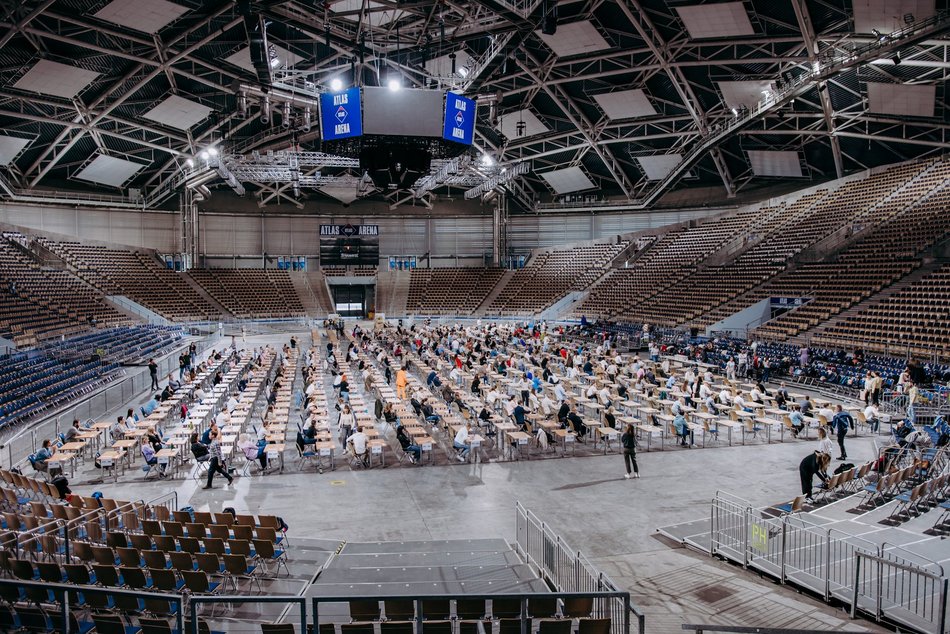 Łódź. Atlas Arena największą salą egzaminacyjną w Polsce! Medycy sprawdzają swoją wiedzę