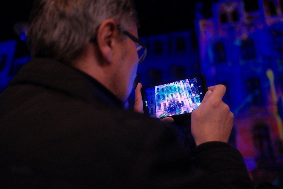 TOP 25 zdjęć z pierwszego dnia Light Move Festival 2025 Łódź. W sam raz na tapetę!