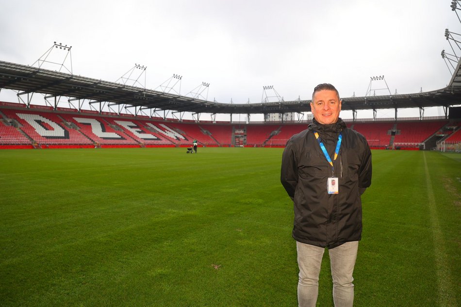 Łódź. Zima na stadionach w Łodzi. Jak MAKiS dba o murawy przy al. Piłsudskiego i al. Unii?