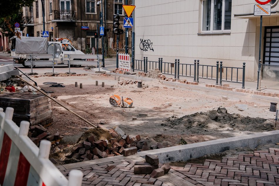 Remont Jaracza w Łodzi na finiszu. Ostatnie metry kostki do ułożenia