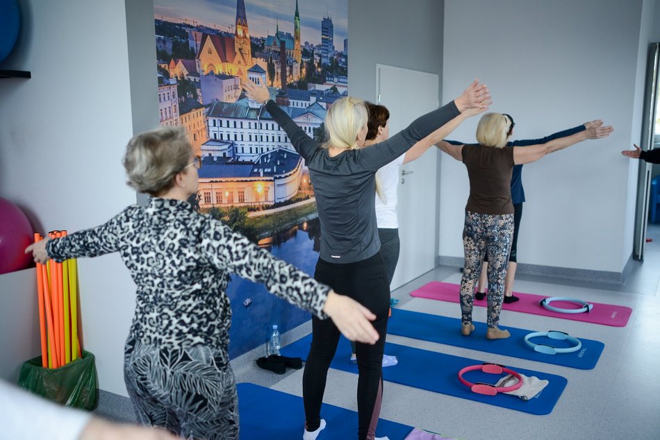 Łódź. Seniorzy podczas ćwiczeń