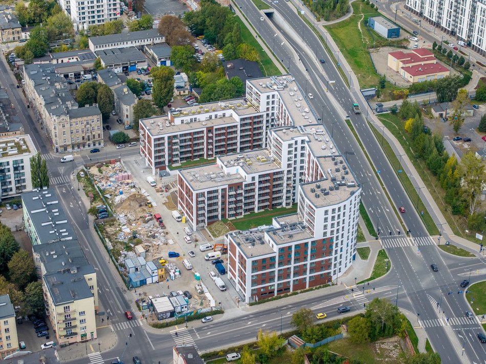 Łódź. Nowe Centrum Łodzi rośnie w oczach! Zobacz wielką budowę przy Tuwima z lotu ptaka