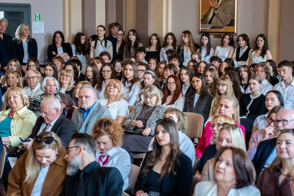 Łódź. Zakończenie roku szkolnego w III Liceum Ogólnokształcącym w Łodzi