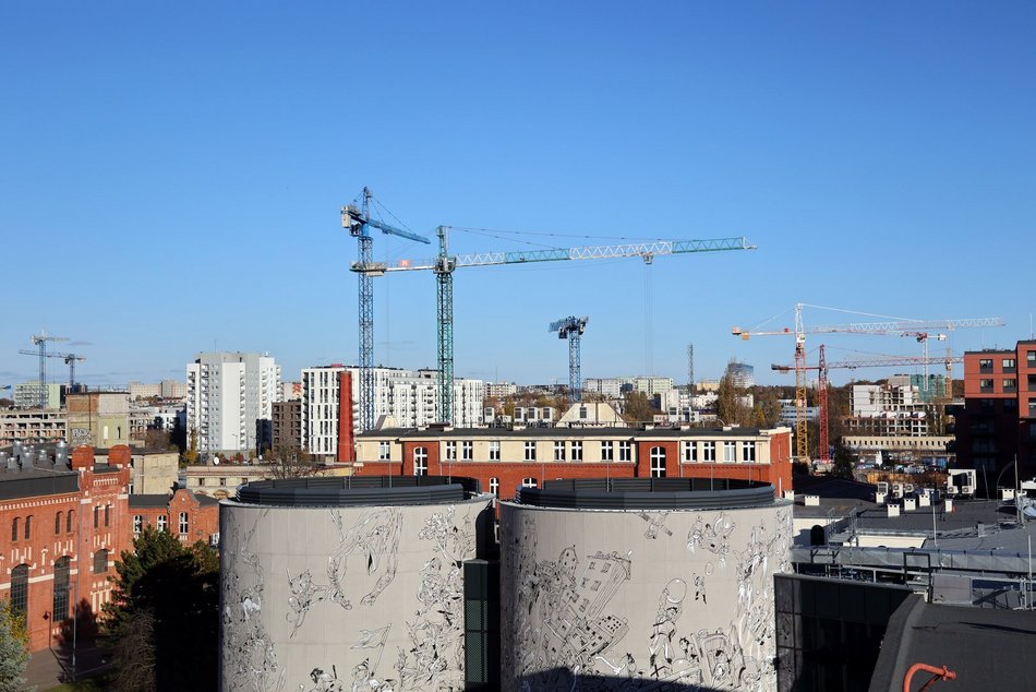 Rekord żurawi budowlanych nad Łodzią! Ile dźwigów pracowało w lutym nad miastem?