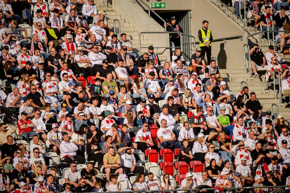 Łódź. Kibice na meczu ŁKS Łódź ze Zniczem Pruszków. Byłeś? Odszukaj się w galerii