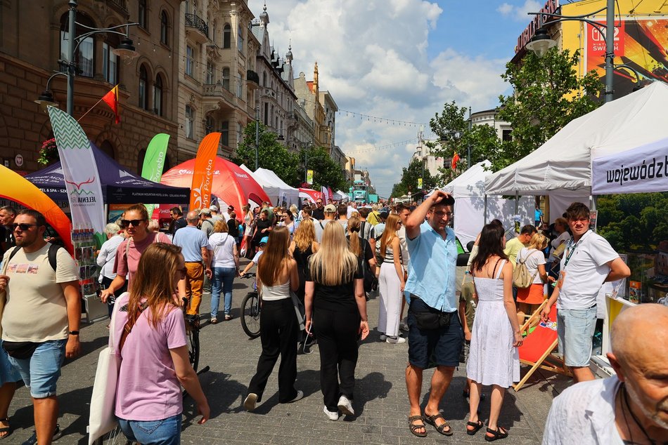 Łodzianie świętują 602. Urodziny Łodzi na Piotrkowskiej i placu Wolności