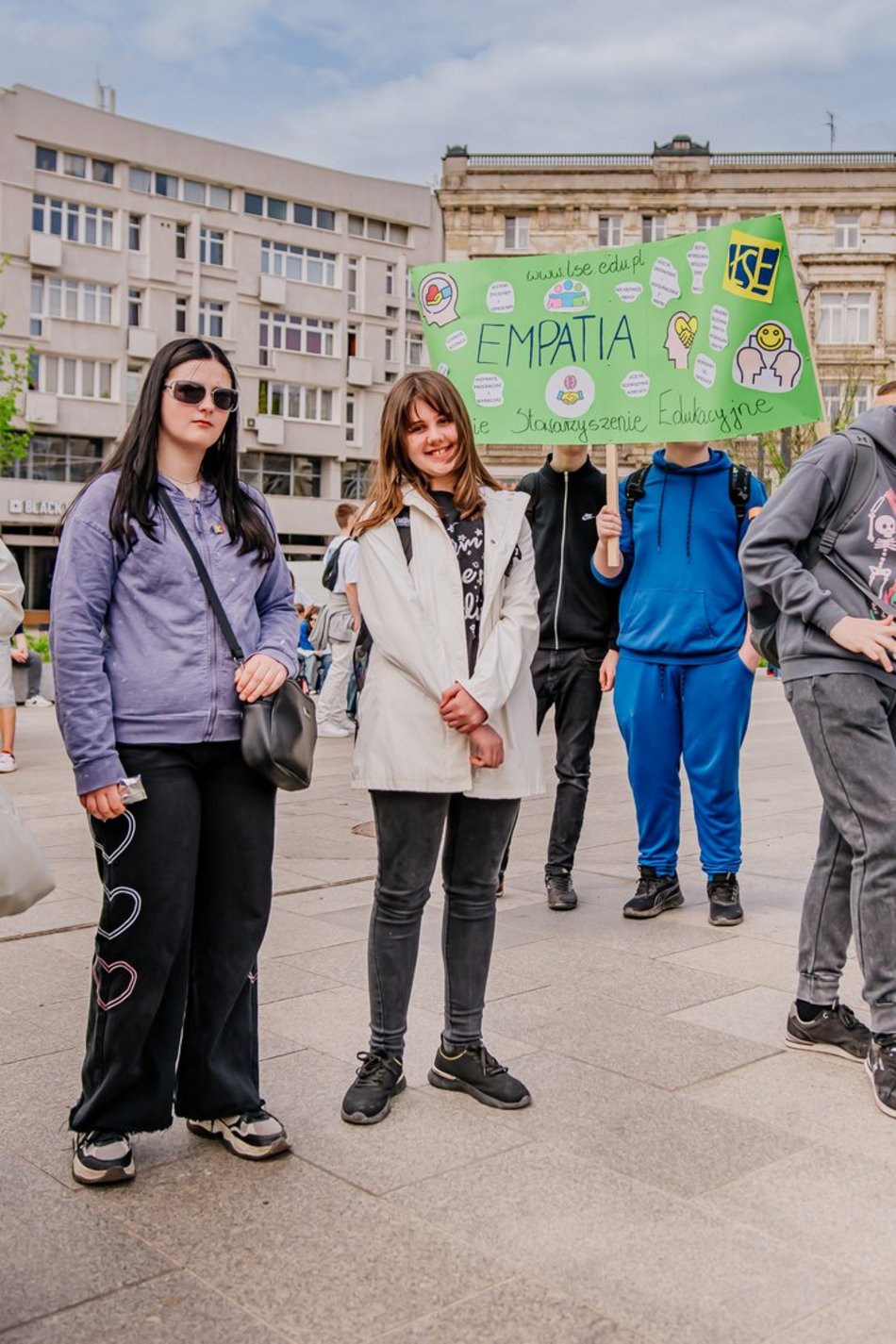 Łódź. Marsz Przeciwko Przemocy i Hejtowi przeszedł Piotrkowską. Uczniowie w ważnej sprawie!