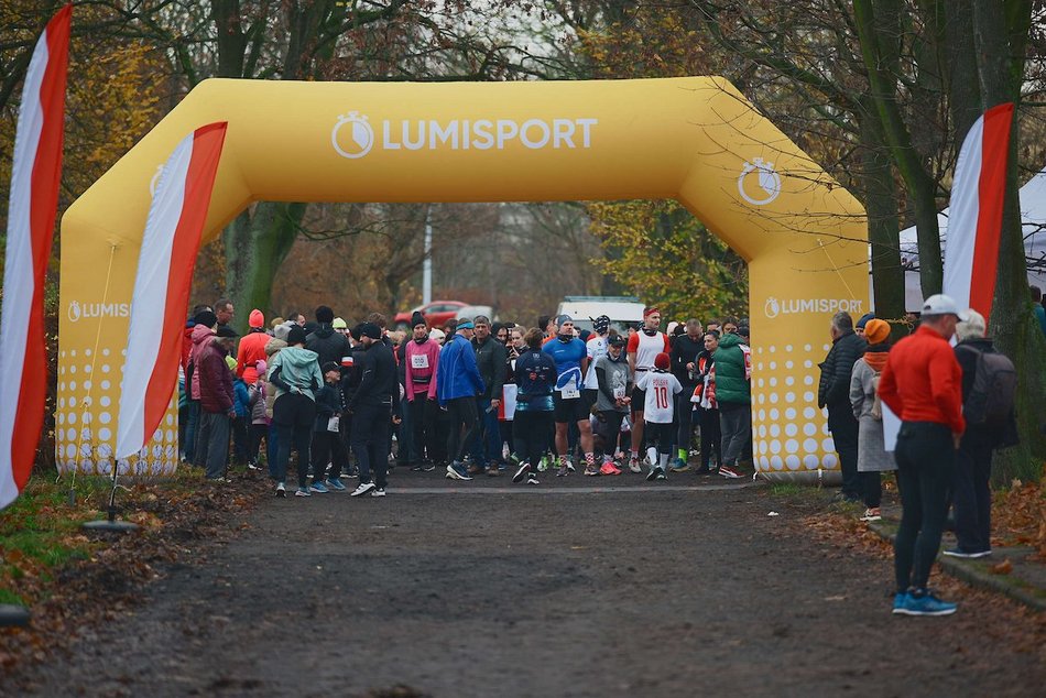 Łódź. Bieg Niepodległości w parku Julianowskim