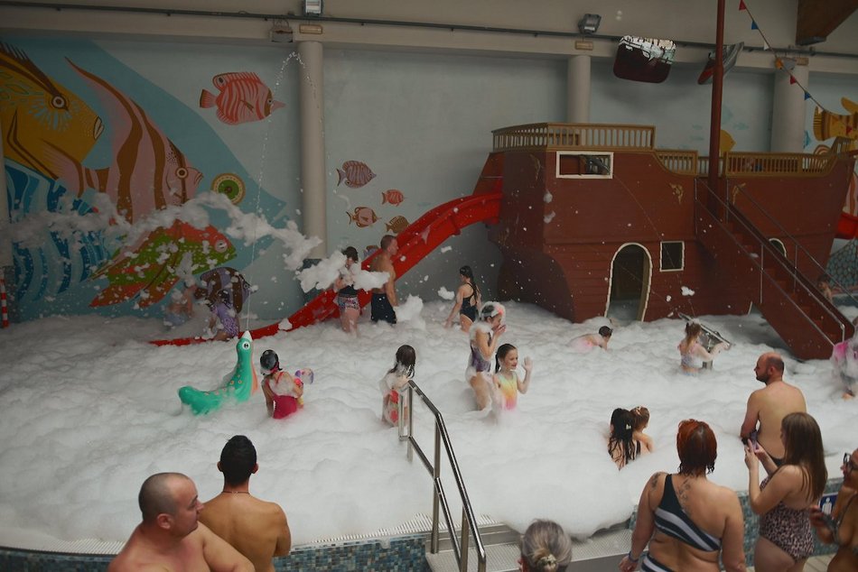 Łódź. Piana Party w Aquaparku Fala