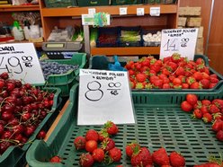 Cena truskawek, czereśni i borówek na rynkach w Łodzi