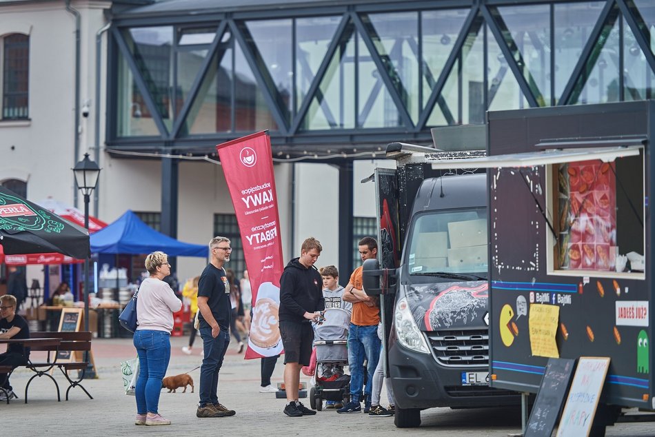 Wielka Szama w Ogrodach Geyera. Food trucki z całej Polski w jednym miejscu