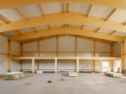 Hala sportowa rośnie przy II Liceum Ogólnokształcącym w Łodzi. Kiedy koniec budowy?