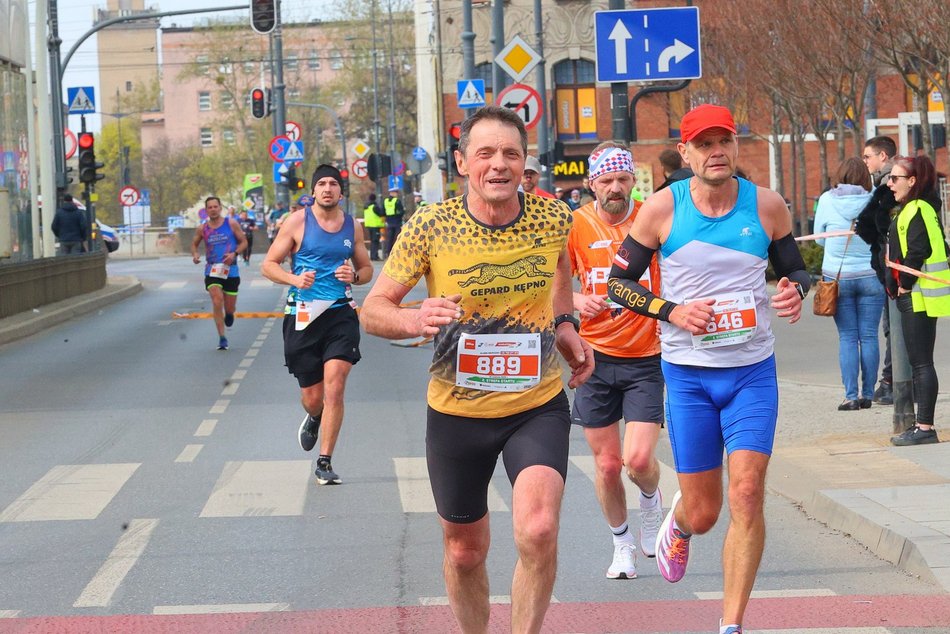 Łódź. DOZ Maraton Łódź 2026. Brałeś udział w biegu? Odszukaj się w galerii i zapisz na pamiątkę!