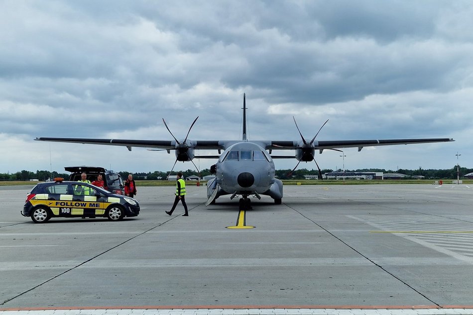 Dwa samoloty odebrały narządy do przeszczepu z lotniska w Łodzi