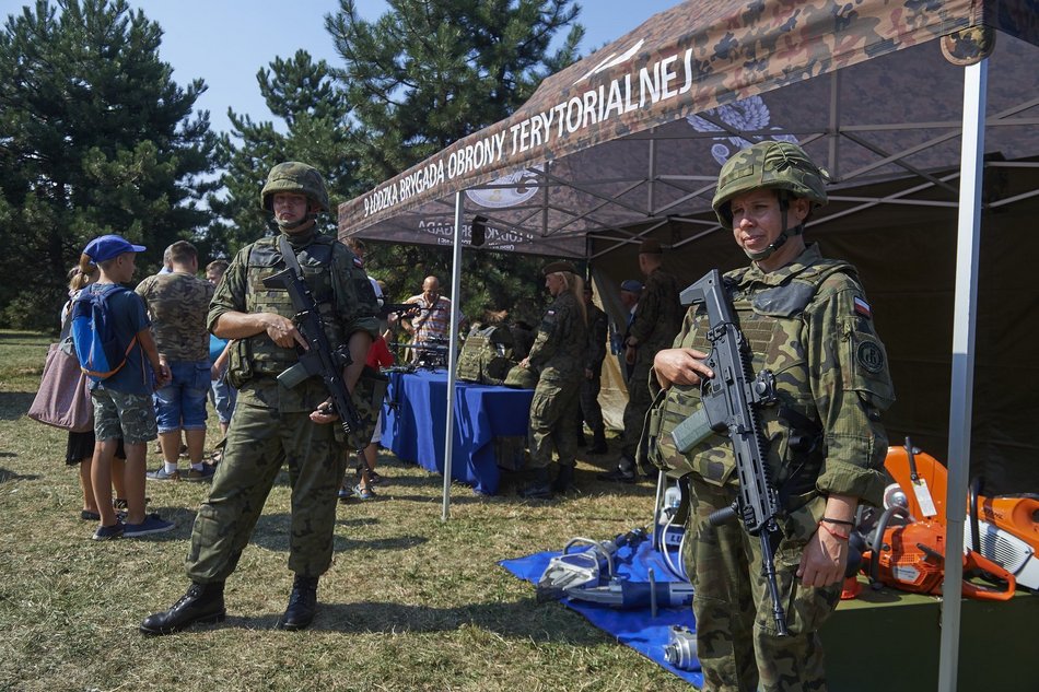 Piknik militarny w parku Helenów
