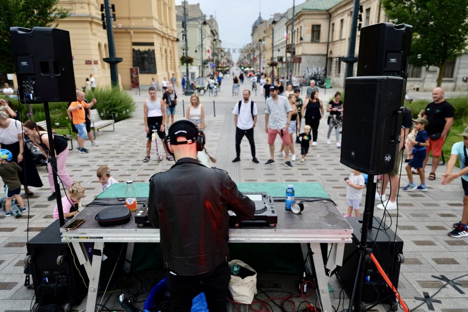 Łódź. Muzyczny plener na placu Wolności w Łodzi. Spora dawka muzyki elektronicznej