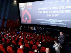 Łódź. Przedremierowy pokaz filmu Wojciecha Smarzowskiego w Łodzi. Pełna sala i znani goście