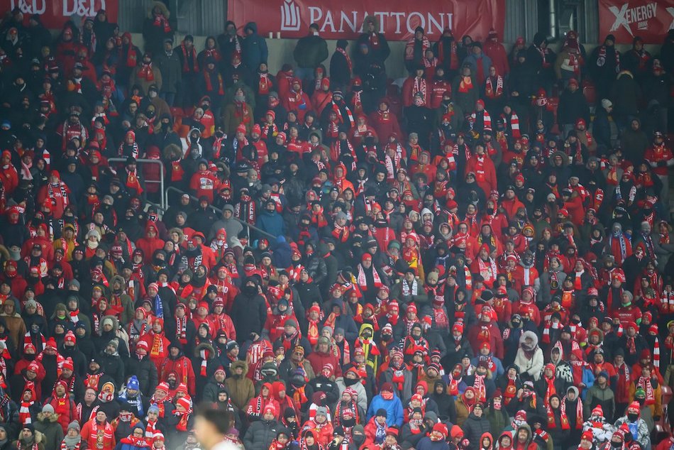 Łódź. Kibice na meczu Widzewa Łódź z Jagiellonią Białystok