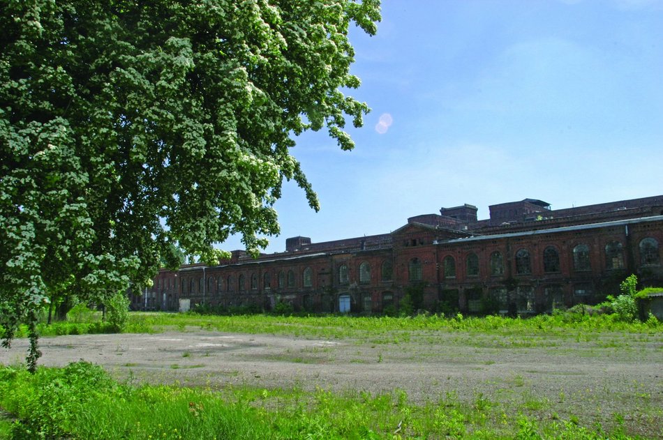 Manufaktura przed i po rewitalizacji