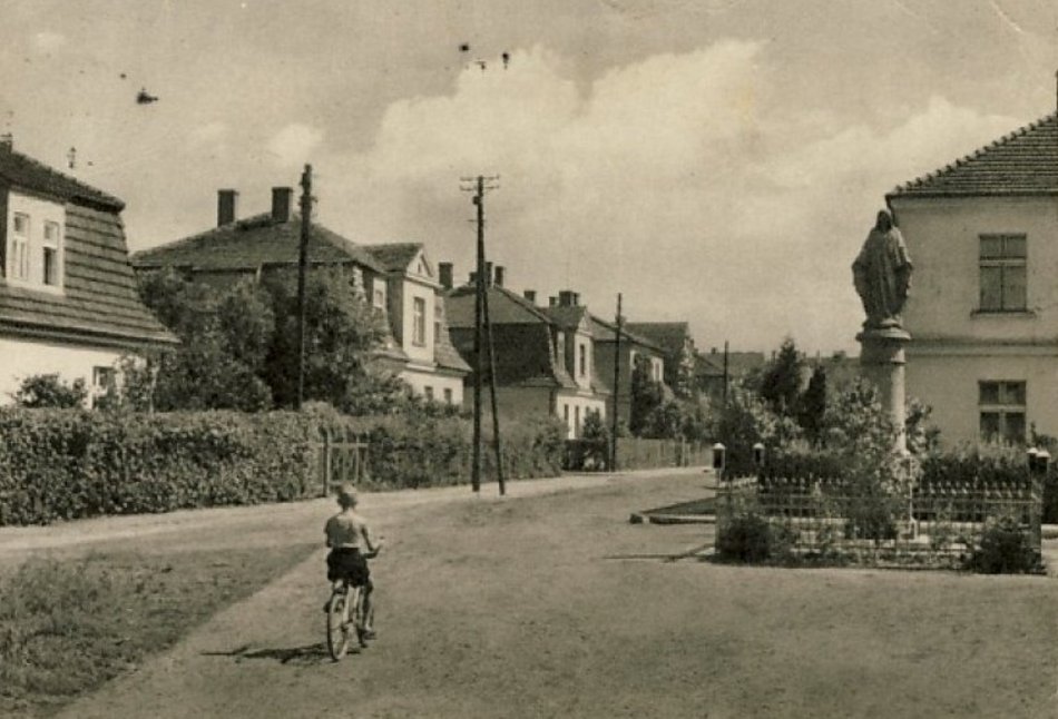 archiwalna fotografia przedstawiająca Łódź w dawnych czasacch