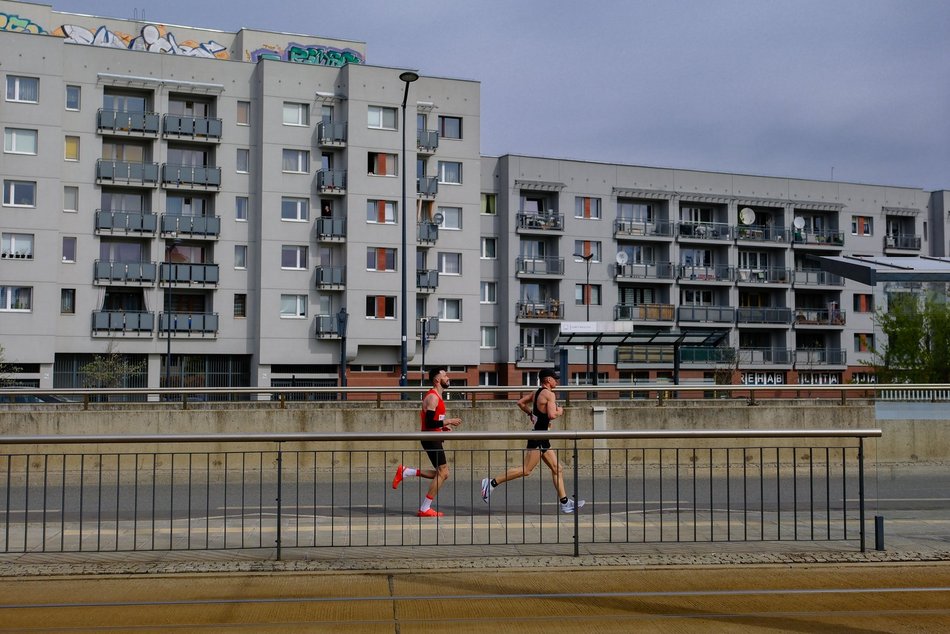 Łódź. DOZ Maraton Łódź 2026. Brałeś udział w biegu? Odszukaj się w galerii i zapisz na pamiątkę!