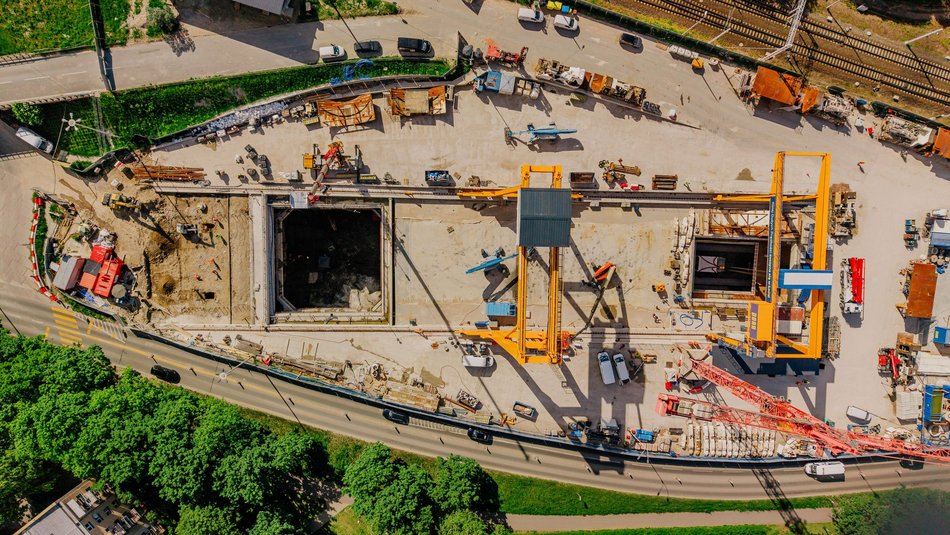 Kolej Dużych Prędkości w Łodzi. Gigantyczne suwnice stanęły na Retkini!