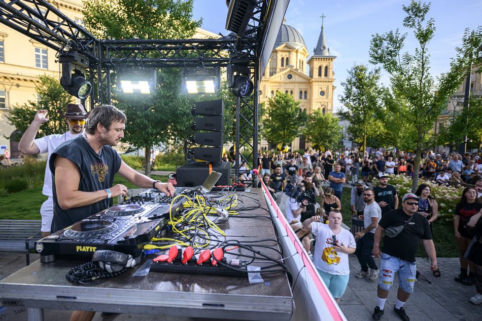 Łódź. Hołd dla DJ Hazela na Paradzie Wolności 2025 w Łodzi. Tak oddali go łodzianie!