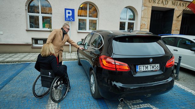 Nie parkuj na miejscach dla niepełnosprawnych! Akcja uświadamiająca kierowców