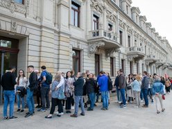 Zwiedzający podczas Nocy Muzeów 2023 w Łodzi