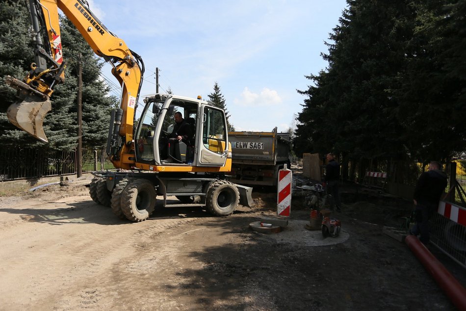 Remont Pomorskiej. Trwają prace przy budowie kanalizacji deszczowej. Sprawdzamy postępy