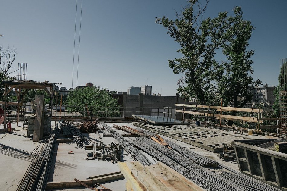 Łódź. Budowa parkingów wielopoziomowych w Łodzi. Powstają kolejne piętra. Kiedy koniec prac?