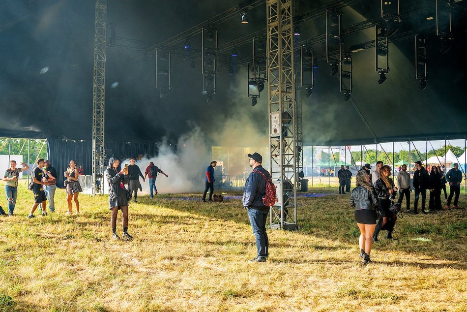 Łódź. Audioriver 2025 w Łodzi wystartował! Na Łódzkie Błonia docierają pierwsi festiwalowicze [ZDJĘCIA]