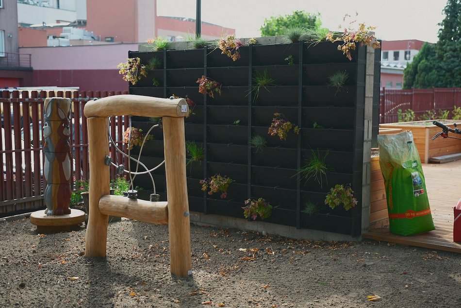 Łódź. Takiego skweru w Łodzi jeszcze nie było! Siłownia, park sensoryczny i plac zabaw już gotowe