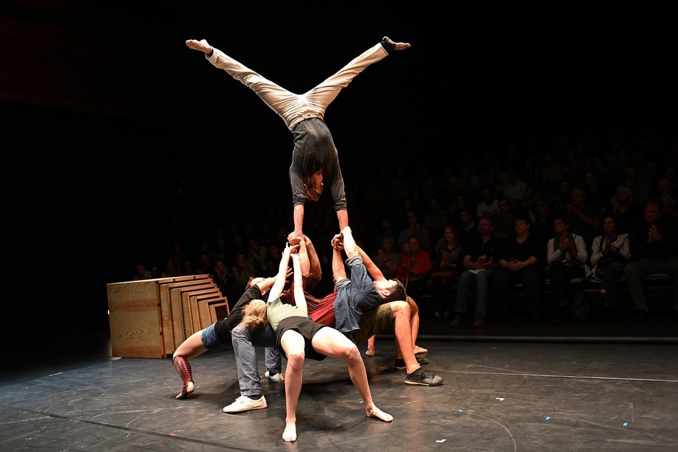 Łódź. Retroperspektywy 2026 Łódź. Teatr, taniec, muzyka, performanse i więcej