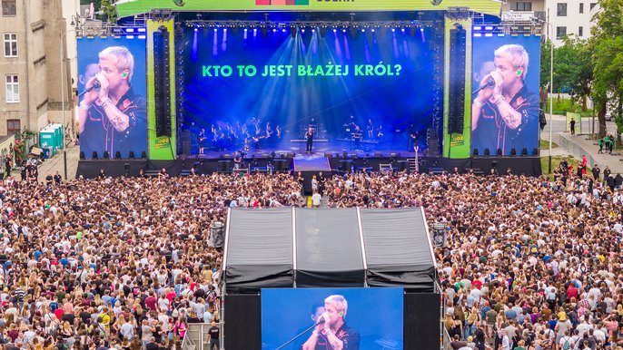Błażej Król na Łódź Summer Festival 2024. Artysta zaśpiewał swoje hity, również z żoną
