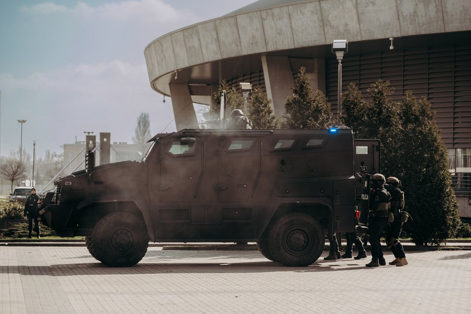 Ćwiczenia służb specjalnych na stadionie im. Władysława Króla w Łodzi