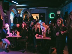 Tego jeszcze nie było! Koktajle XXL w torebkach znajdziesz w pubie Galanta 7 w Łodzi