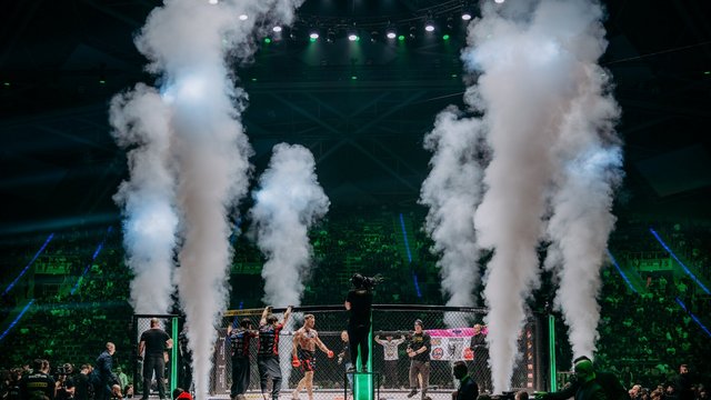 KSW w Atlas Arenie. Dwie emocjonujące walki mistrzowskie z zawodnikami z Łodzi [ZDJĘCIA]