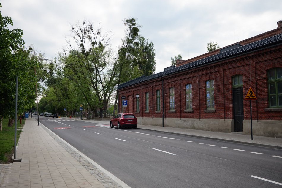 Łódź. Remont Tymienieckiego w Łodzi zakończony! Nowa nawierzchnia, parkingi i powrót MPK Łódź