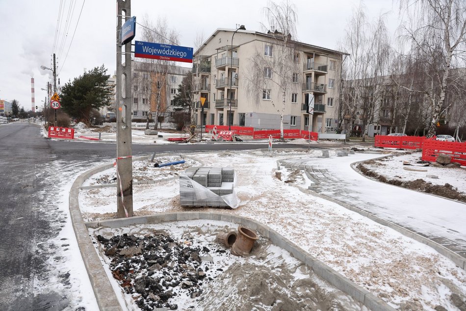 Łódź. Nowy asfalt na Zakładowej w Łodzi. Remont ważnej ulicy na Olechowie bliżej finiszu