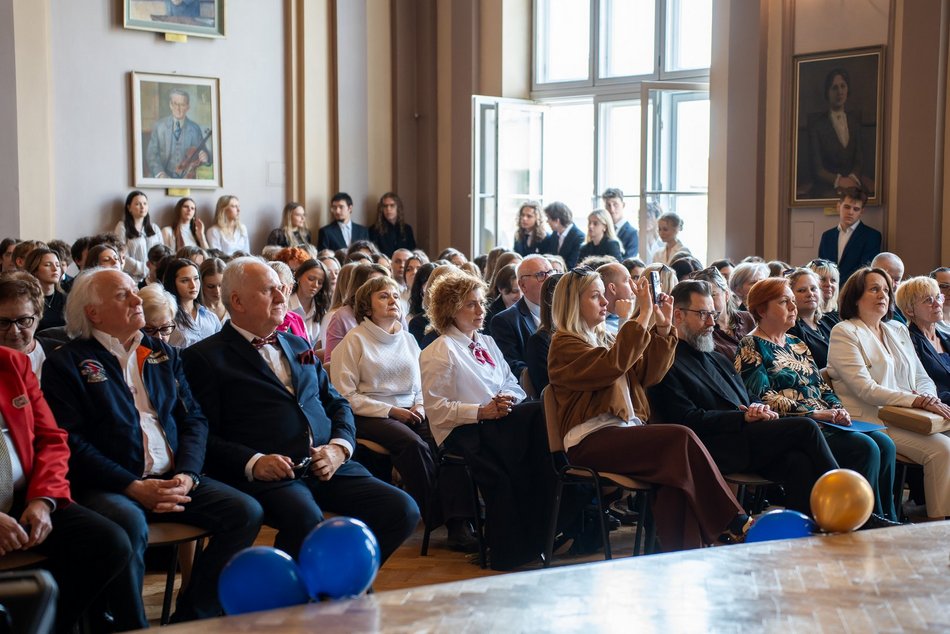 Łódź. Zakończenie roku szkolnego w III Liceum Ogólnokształcącym w Łodzi