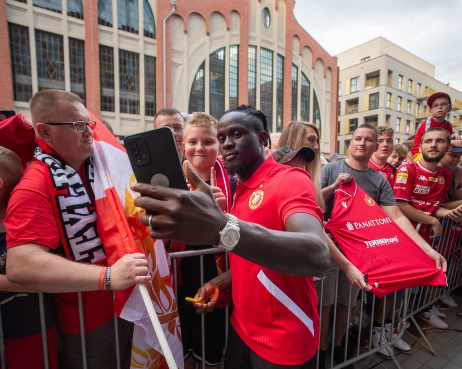 Widzew Łódź zaprezentował się w nowych strojach
