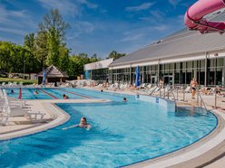 Aquapark Fala w majówkę - baseny zewnętrzne, zjeżdżalnia kamikaze