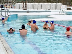 Łódź. Morsowanie w Aquaparku Fala