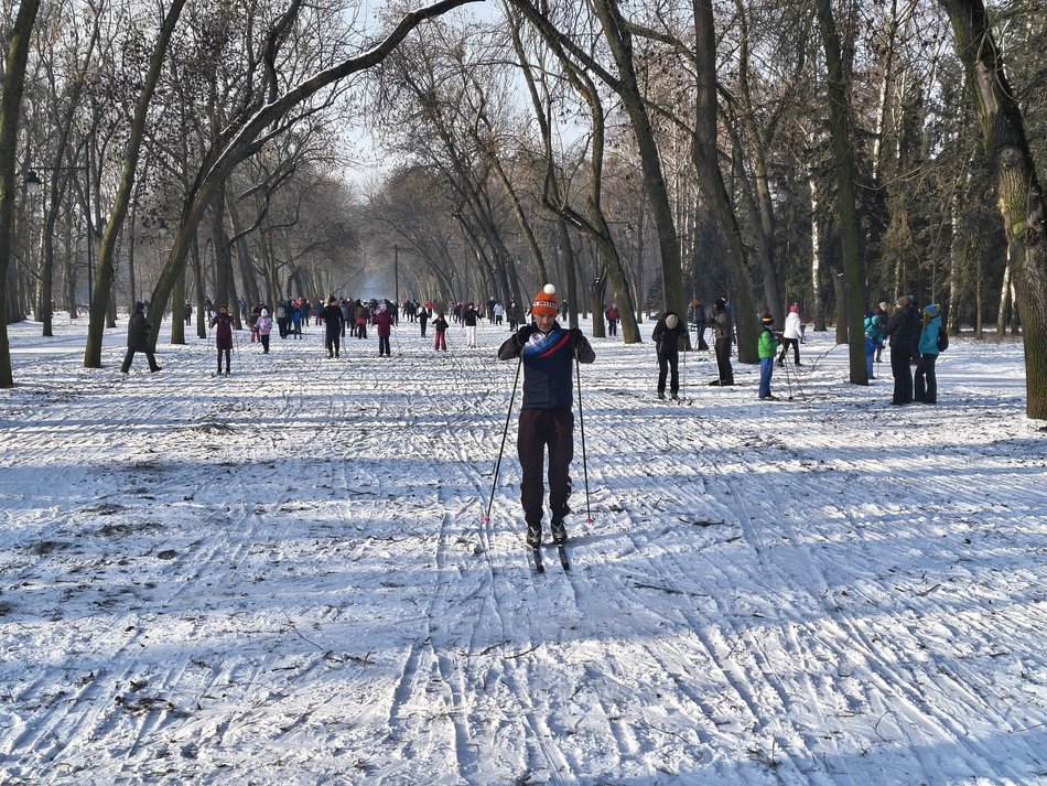 Łódź. Narciarskie biegówki w Parku na Zdrowiu w Łodzi. Nie wahaj się i przyjdź!