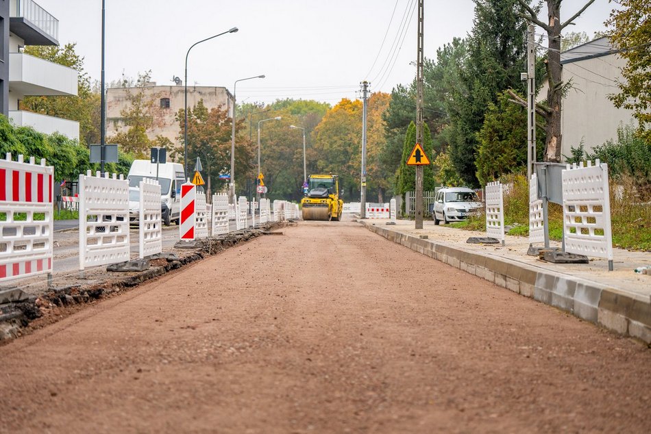 Remont Źródłowej w Łodzi. Jest już nowy asfalt, przystanki MPK Łódź prawie gotowe