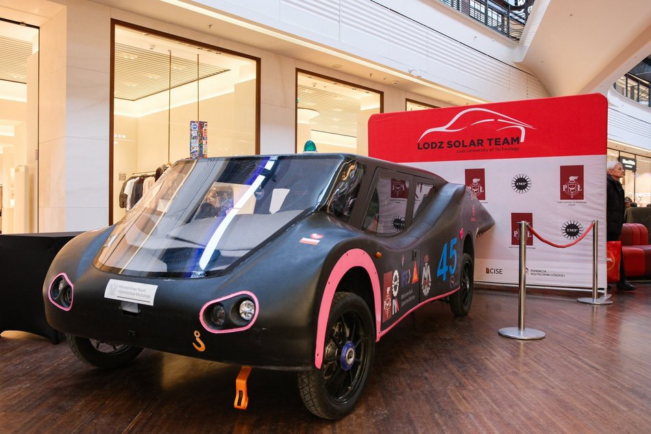 Łódź. WOŚP 2026 w Łodzi wystartował w Manufakturze! Zobacz te wspaniałe motocykle i bolidy