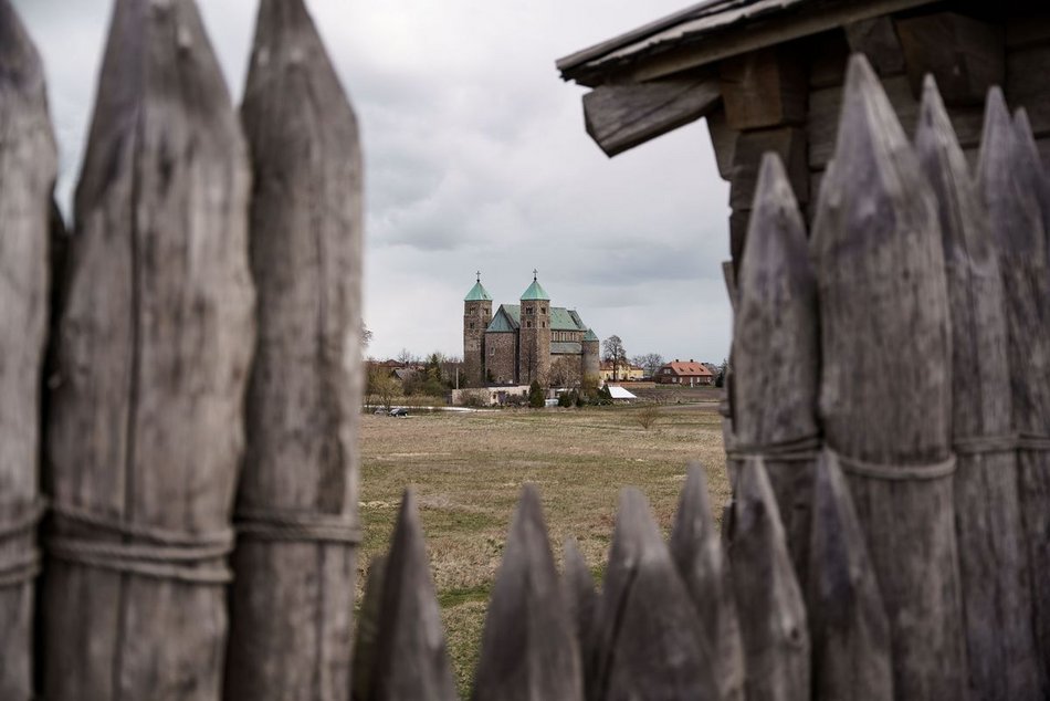Łódź. Archikolegiata w Tumie. Zachwyca swoim pięknem i historią