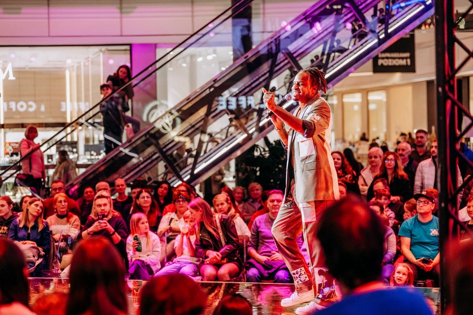 Łódź. Manufaktura Fashion Week w Łodzi. Kolekcja Jarosława Ewerta, koncert Andrzeja Piasecznego i więcej